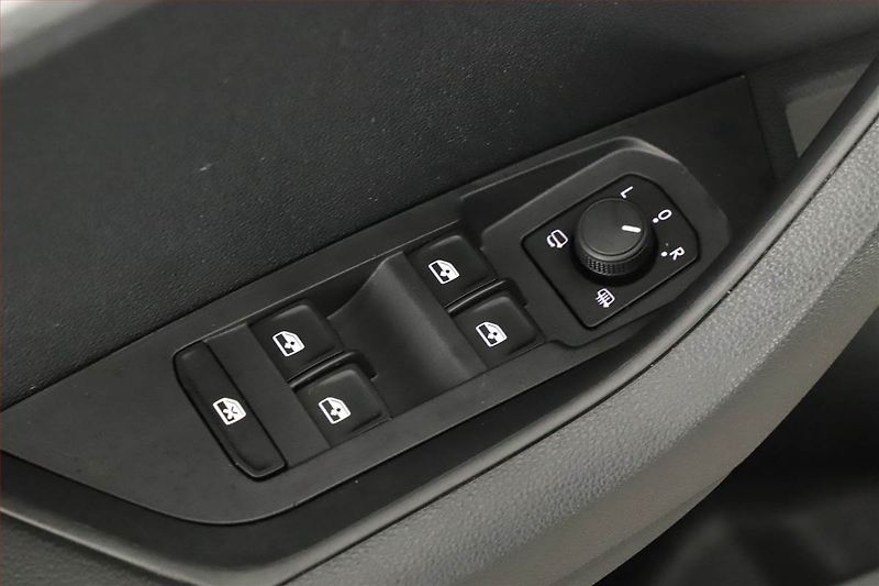 Škoda Karoq (2024) 2.0 TDI, Drive, FullLed - fotka 16 z 16