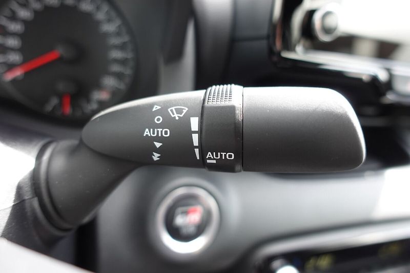 Toyota GR Yaris 1,6 Turbo Dynamic + Sport AWD - fotka 27 z 29