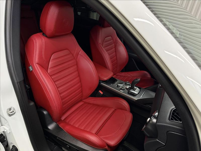 Alfa Romeo Stelvio VELOCE 154kW Q4 TAŽNÉ MATRIX - fotka 39 z 41