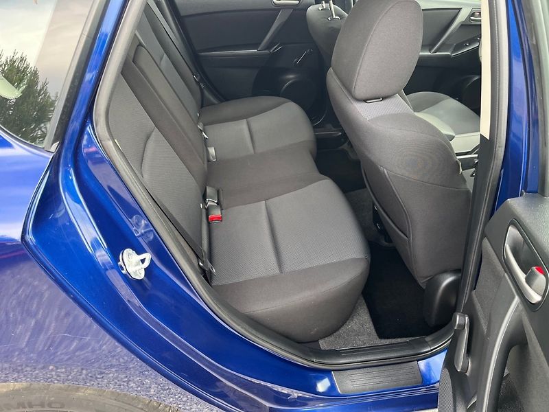 Mazda 3 (2011) 1.6 i Velmi pěkná - fotka 13 z 20
