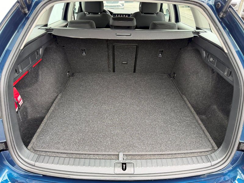 Škoda Octavia (2022) 2.0 TDI 110kW Ambition Plus Ex - fotka 33 z 35