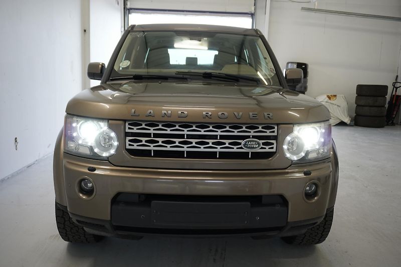 Land Rover Discovery DISCOVERY 4  3,0D SDV6 HSE 4WD - fotka 2 z 34