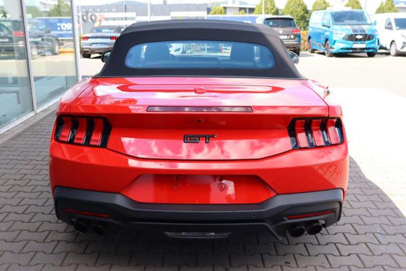Ford Mustang (2026) 5.0 Convertible MagneRide Nite - fotka 7 z 22