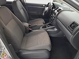 Volkswagen Golf (2009) 1.9 TDI, po STK, oblíbený vůz - náhled 9