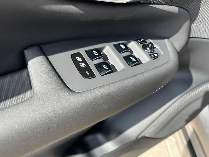 Volvo XC90 PLUS DARK T8 RECHARGE AWD 335k - fotka 20 z 22