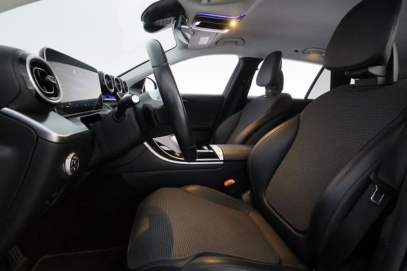 Mercedes-Benz Třídy C 300e Avantgarde Kamera Tažné - fotka 9 z 30
