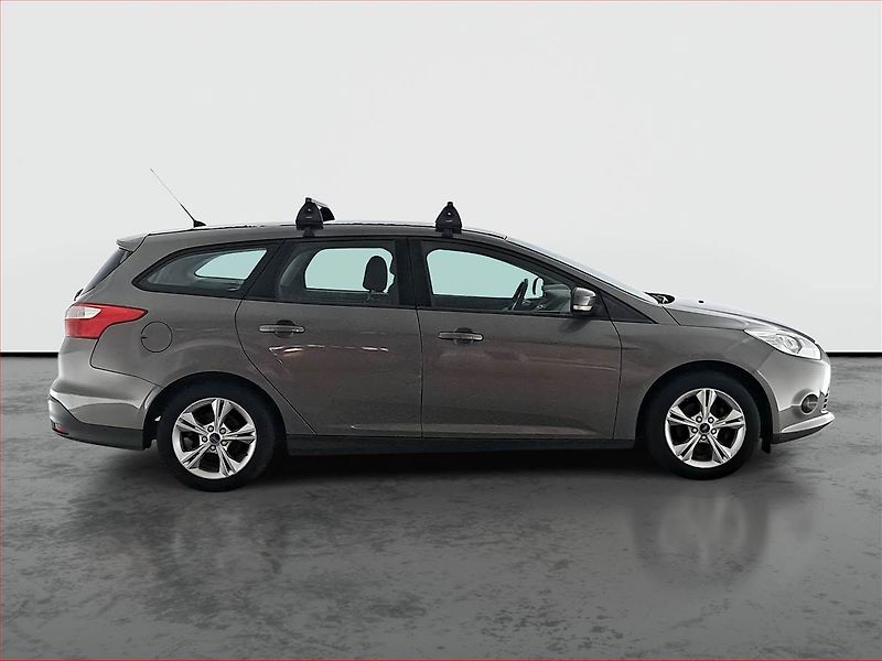 Ford Focus (2012) 1.6 i - fotka 6 z 17