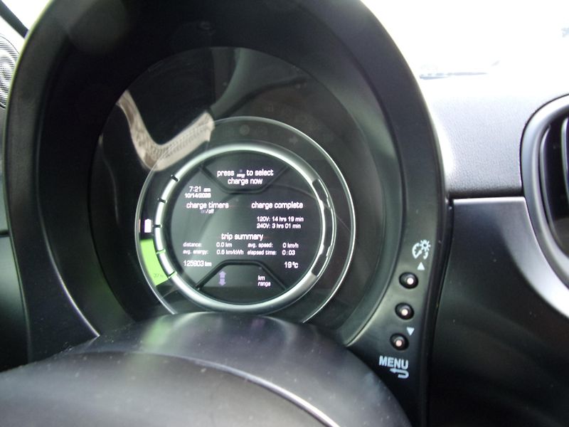 Fiat 500e (2017) 24kWh ATRAKTIVNÍ BARVA+VÝBAVA  - fotka 15 z 20