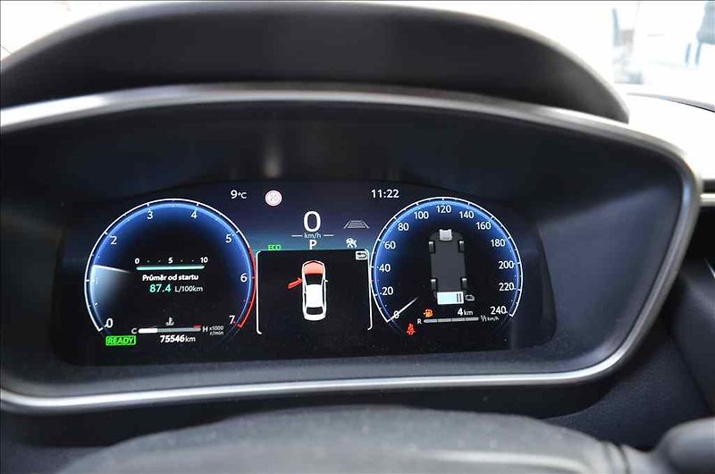 Toyota Corolla (2024) 1,8 HYBRID - fotka 12 z 15