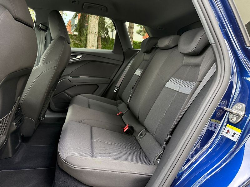 Audi Q4 e-tron 40 e-tron  REZERVACE - fotka 9 z 36