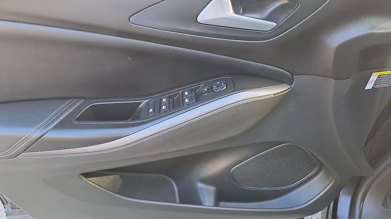 Opel Grandland X 1.2 Turbo S&S NAVI - fotka 18 z 26
