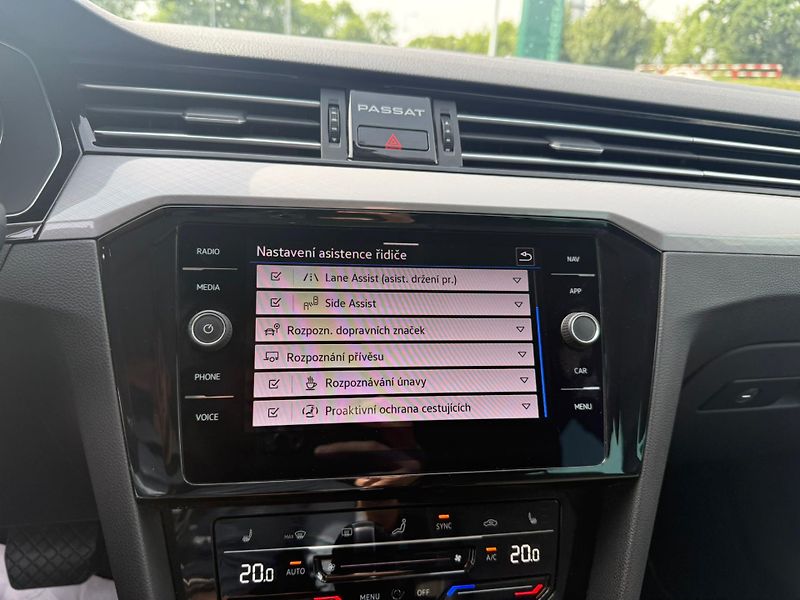 Volkswagen Passat 2.0 TDI 110 kW DSG Variant - fotka 16 z 25