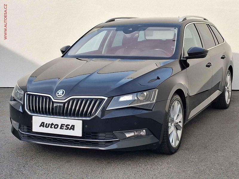 Škoda Superb (2019) 2.0 TDI, Style, DSG, navi - fotka 3 z 18