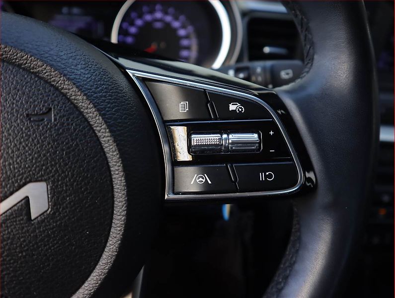 Kia Ceed (2022) 1.0 T-GDI, Serv.kniha - fotka 15 z 17