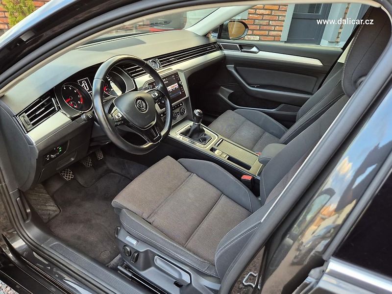 Volkswagen Passat Variant (2018) 1.4TSi 110KW ComfortLine  - fotka 32 z 54