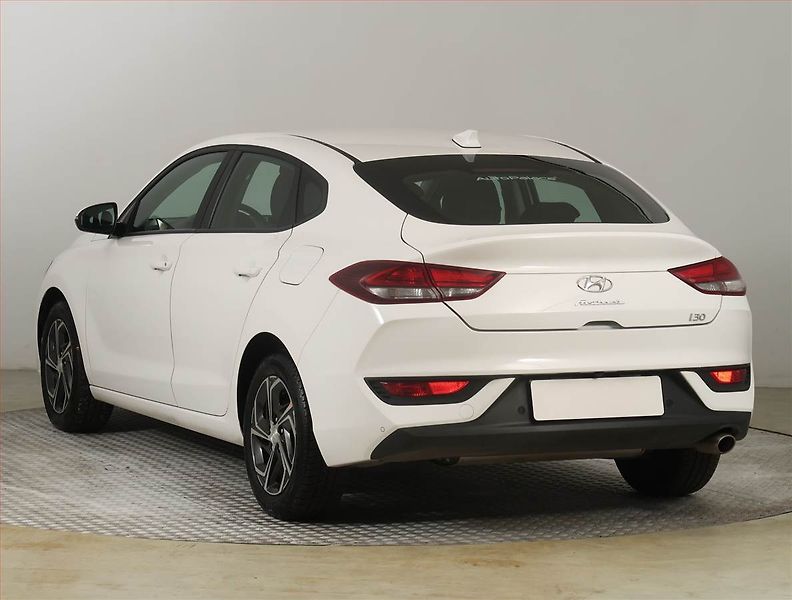 Hyundai i30 (2023) Komfort 1.0 T-GDI, ČR,1.maj - fotka 4 z 22