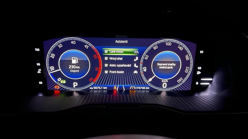 Škoda Superb (2018) Škoda Superb Combi 2.0 TDI - fotka 14 z 16