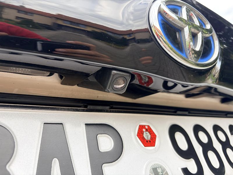 Toyota Yaris 1.5 VVT-i HYBRID - fotka 6 z 36