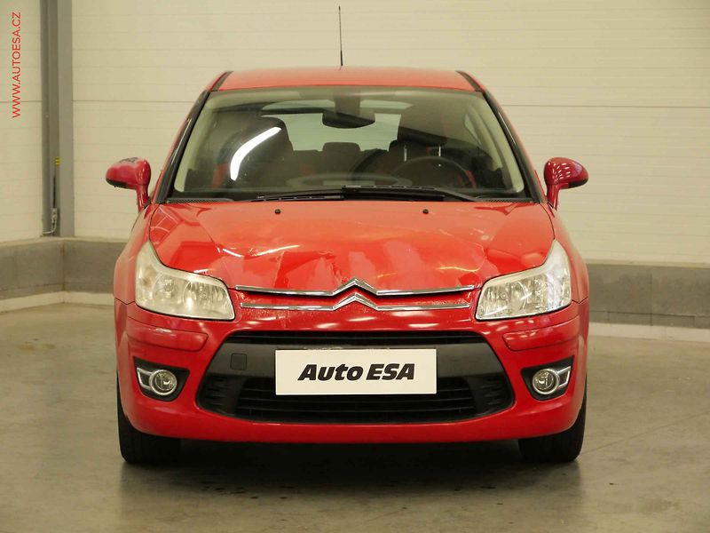 Citroën C4 (2010) 1.6 16v, 2.maj,ČR, Klima - fotka 2 z 21