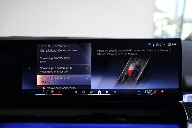 BMW Řada 5 540d xDrive Touring - fotka 18 z 35
