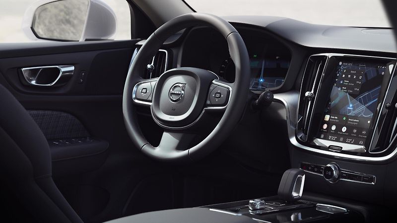 Volvo V60 (2026) ESSENTIAL, T6 AWD, 186+107 kW - fotka 6 z 9