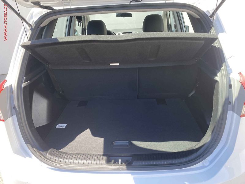 Hyundai ix20 (2017) 1.4i, ČR, Klima - fotka 7 z 16