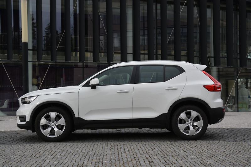 Volvo XC40 (2020) 2,0 D3 DRIVE-E Momentum PRO Aw - fotka 11 z 45
