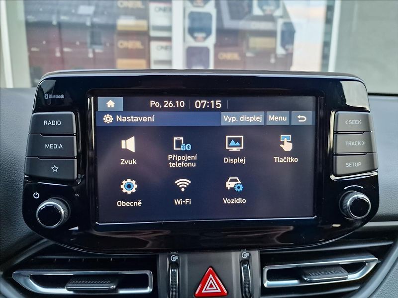 Hyundai i30 1.0 T-Gdi Family Smart Kombi - fotka 27 z 50