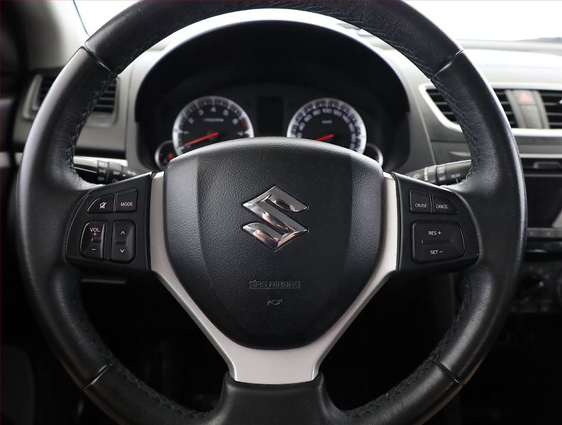 Suzuki Swift (2017) 1.2, Serv.kniha, Tempomat - fotka 13 z 14