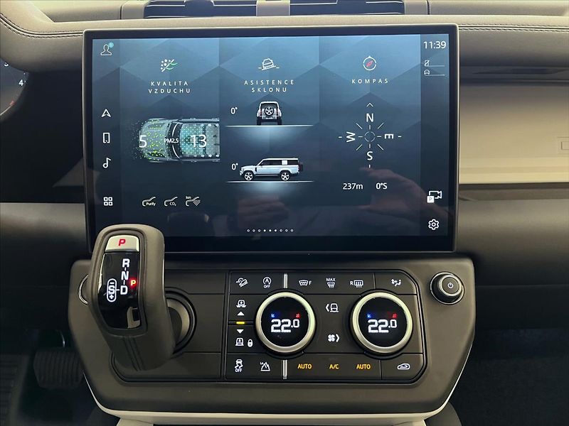Land Rover Defender (2025) 3,0 130 X-Dynamic SE D350 AWD - fotka 11 z 19
