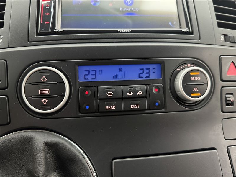 Volkswagen Multivan 2,5 4X4 DPH NZTOP EL.DVEŘE TZ - fotka 17 z 37