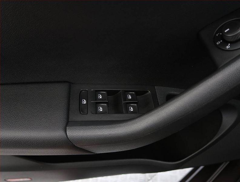 Škoda Octavia (2015) 1.6 TDI, Tempomat - fotka 17 z 18