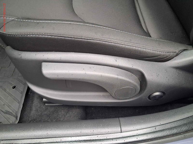 Hyundai i30 (2024) 1.5 DPI, ČR, LED, navi - fotka 14 z 20