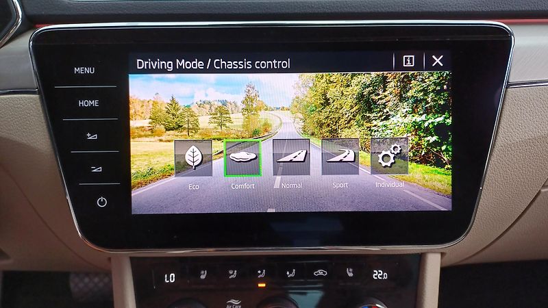 Škoda Superb L&K 2.0TSI 200kW-TZ-ČR-DPH - fotka 34 z 50