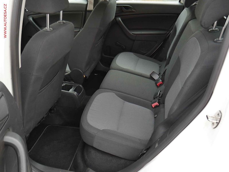 Škoda Yeti (2011) 2.0 TDI 4x4, ČR, AC, tažné - fotka 10 z 14