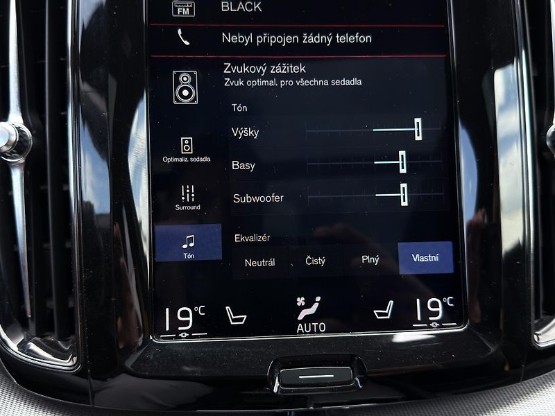 Volvo XC60 T8 AWD POLESTAR engineered - fotka 42 z 52