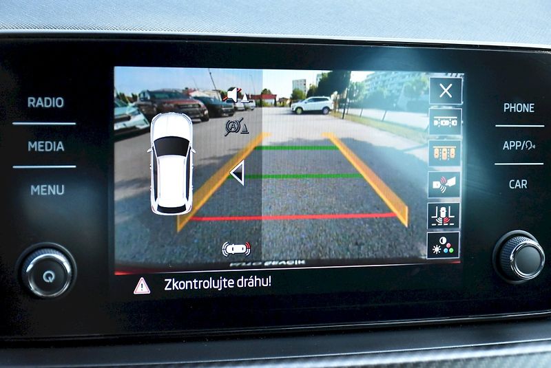Škoda Kamiq (2023) MONTE CARLO TSI 110/1.5 M6 - fotka 28 z 31