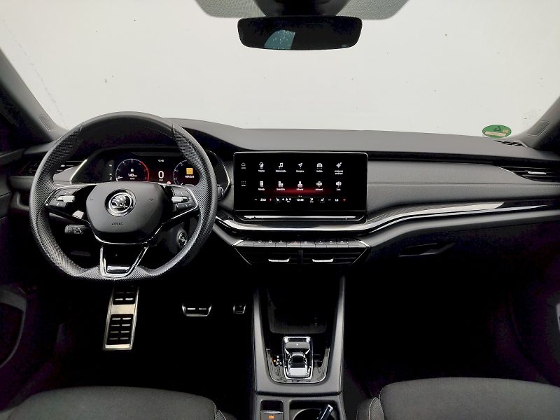 Škoda Octavia (2023) combi SportLine 2,0 tdi 110 Kw - fotka 5 z 38