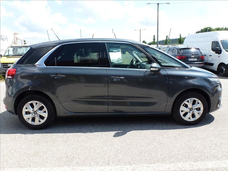 Citroën C4 Picasso 1,2 PureTech 130 6MAN Turbo Od - fotka 9 z 55