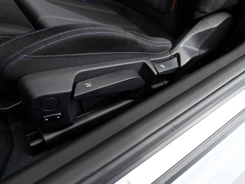 BMW Řada 2 M240i xDrive Coupé - fotka 16 z 21