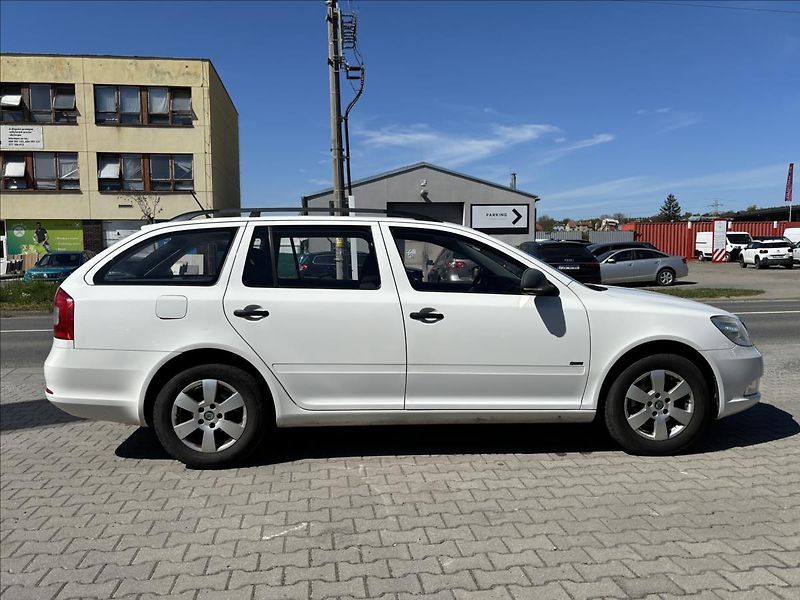 Škoda Octavia 1,2 TSI  Active - fotka 8 z 16