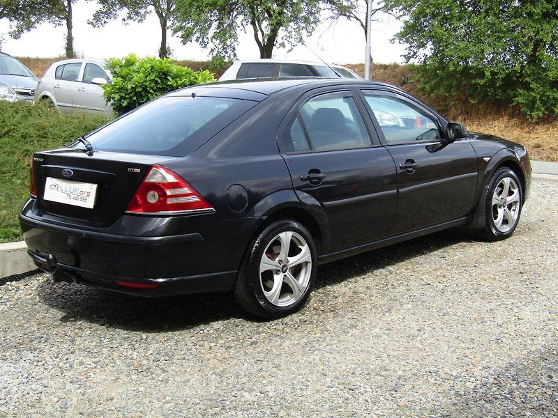 Ford Mondeo (2002) 2.0 TDCi 96kW PERFEKTNÍ STAV - fotka 11 z 36
