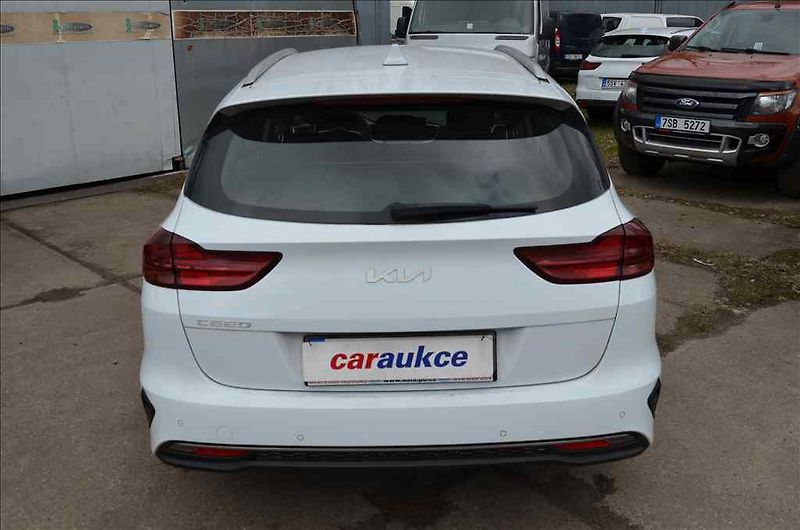 Kia Ceed (2022) SW 1,5 T-GDI - fotka 5 z 17