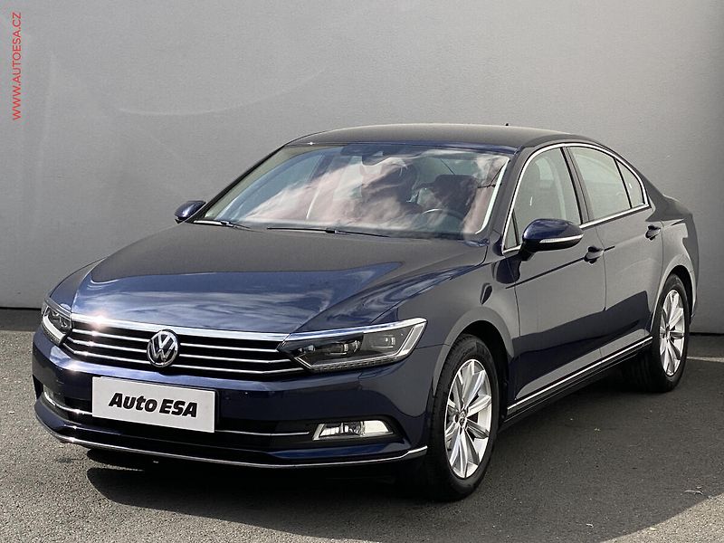 Volkswagen Passat (2015) 1.4 TSi, Highline, LED, navi - fotka 3 z 17