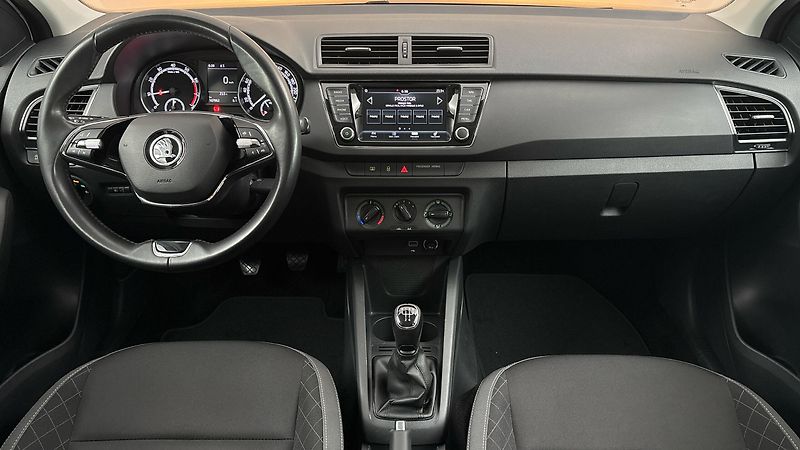 Škoda Fabia 1.0 TSI Ambition Combi - fotka 8 z 25