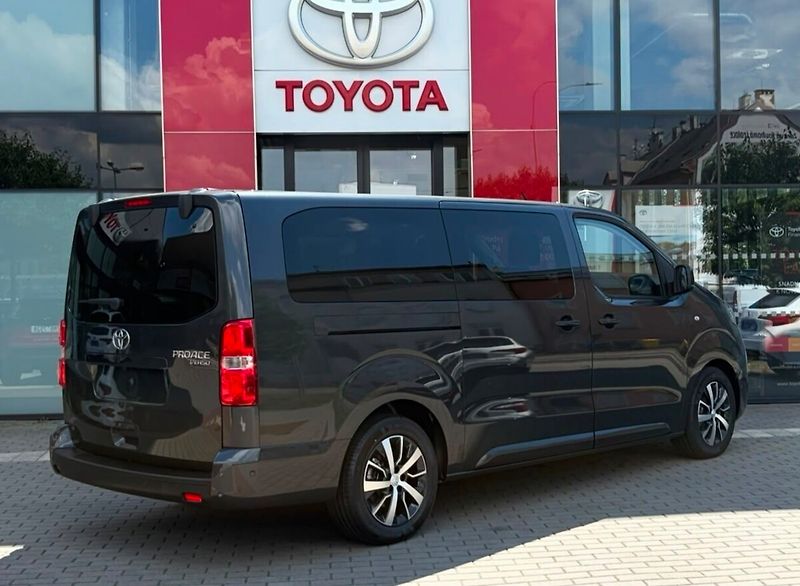 Toyota ProAce Verso 2.2 Glasss Van Vip - fotka 3 z 18