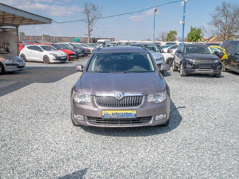 Škoda Superb (2013) ČR 2.0TDI 125KW man – NAVIGACE - fotka 2 z 46