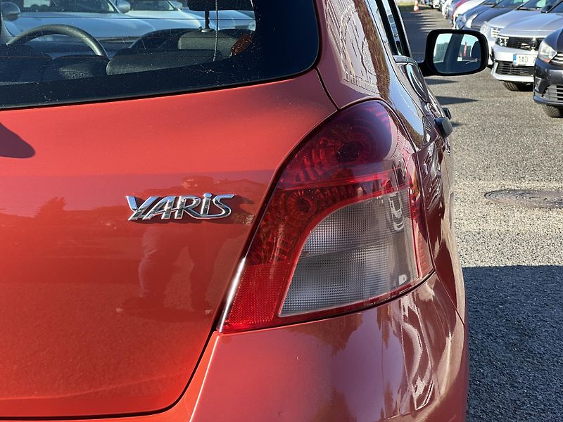 Toyota Yaris 1.0i 51KW KLIMA PŮVOD ČR  - fotka 36 z 38