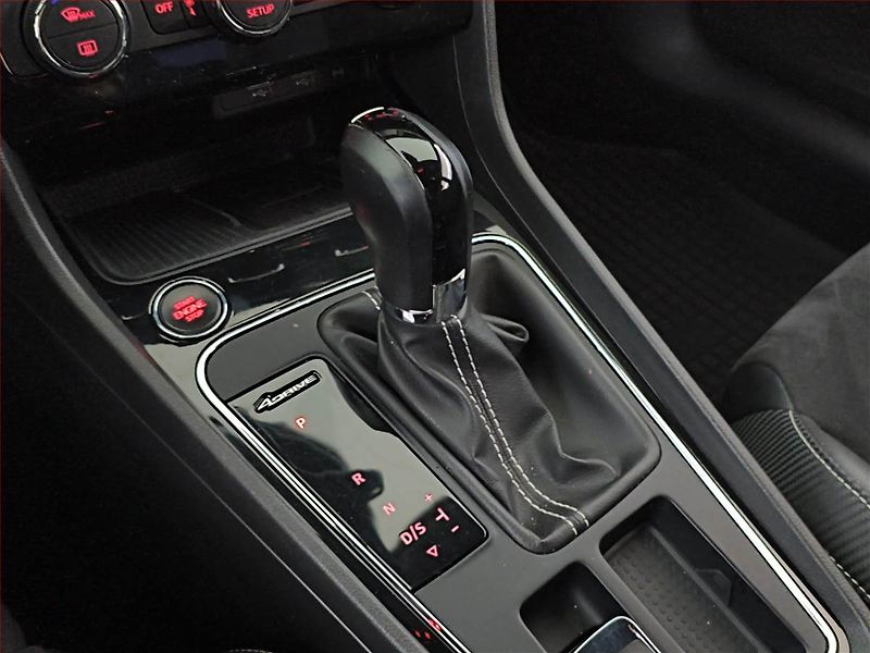 Seat Leon (2018) 2.0 TSI Cupra 300, 4X4 - fotka 13 z 21
