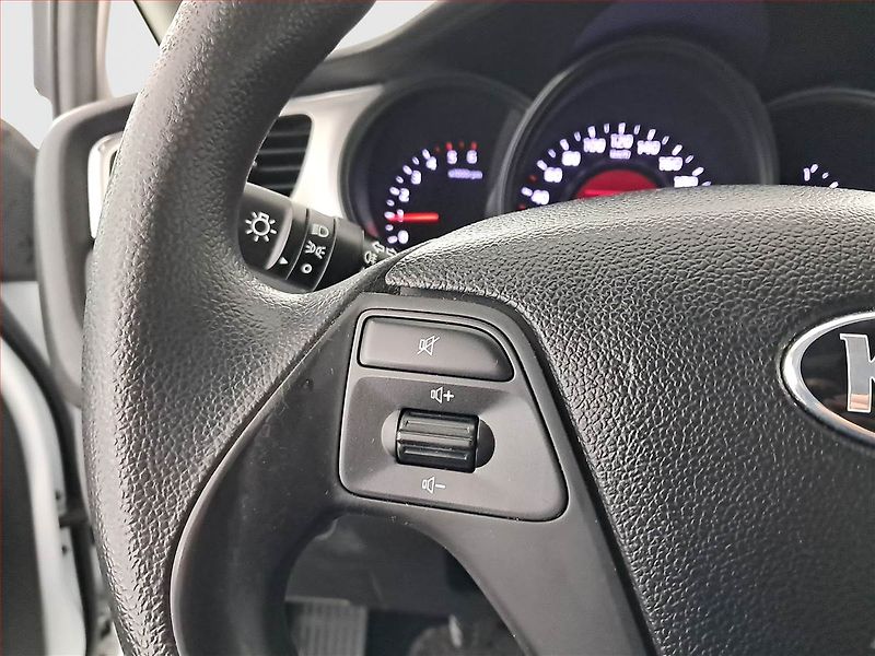 Kia Ceed (2017) 1.4 CRDi, Serv.kniha - fotka 16 z 18